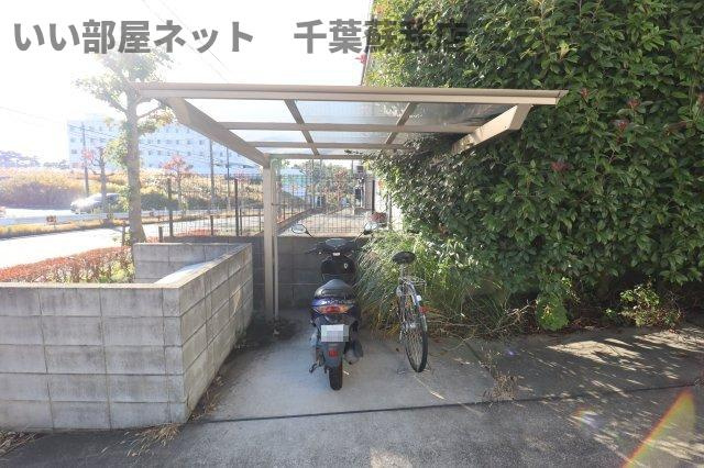 クレールのエントランス|駐輪場