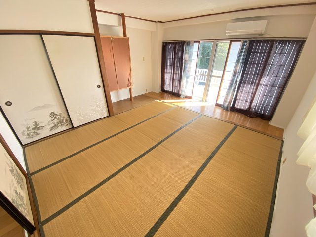 【和室】 | 【民泊可！】勝浦市松部   3階建  | フローリングだけでなく、和室もあります