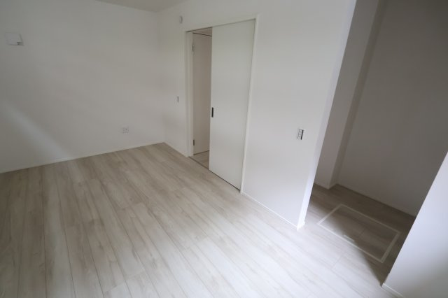 《仲介手数料無料》南区辻３丁目6-15新築一戸建てケイアイグレイスの洋室|1階 9帖
