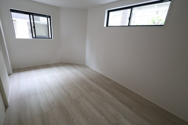《仲介手数料無料》南区辻３丁目6-15新築一戸建てケイアイグレイスの洋室|1階 9帖