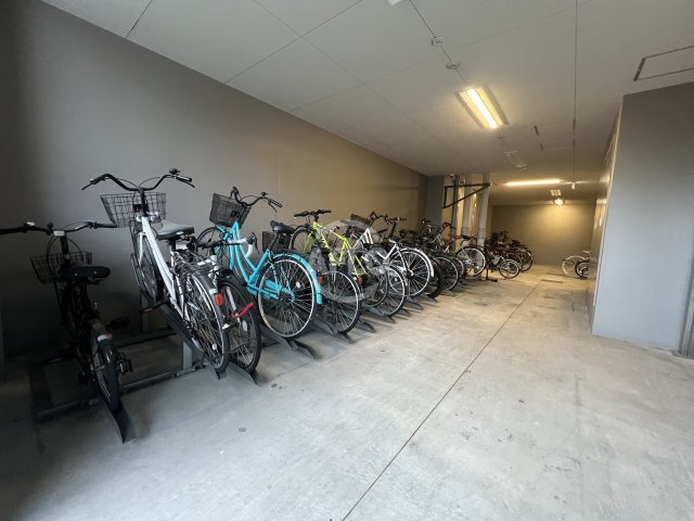 ワールドアイ難波南PORTA のその他共用部分|ワールドアイ難波南PORTA　駐輪場