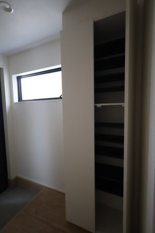 《仲介手数料無料》南区辻３丁目6-15新築一戸建てケイアイグレイスの玄関
