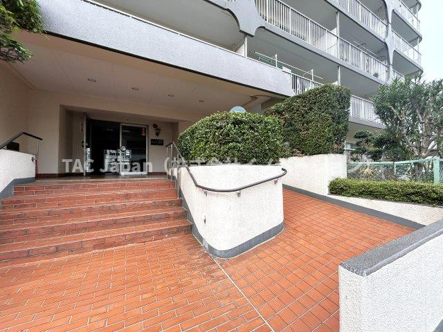 エムエフ両国のエントランス|【令和８年５月リフォーム完了予定】
リフォーム中でも現地ご見学可能です。
同仕様の完成済み現場、ご見学可能です。