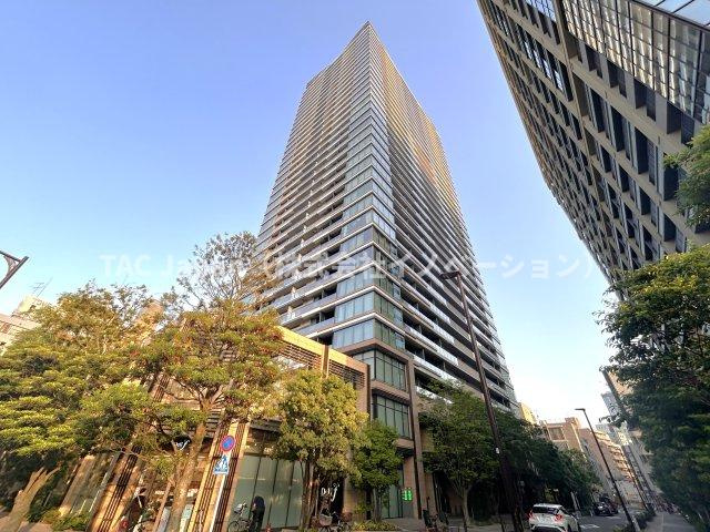 パークシティ中央湊ザタワーの外観