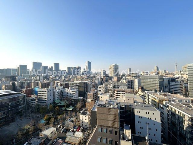 パークシティ中央湊ザタワーの展望|高層階ならではの見渡す限りの青空が広がっています。周辺に高い建物がありませんので、一日中お部屋が明るく感じます。