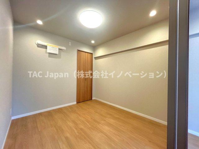 シャルマン築地明石町の洋室|お客様の求める本当の“住み心地”とは何なのか。そのための一手間一工夫を惜しみません。街並みや周辺の環境に呼応しながら、美しく、そして毎日の暮らしを考慮した機能性の高い住まい。