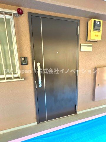 シャルマン築地明石町の玄関
