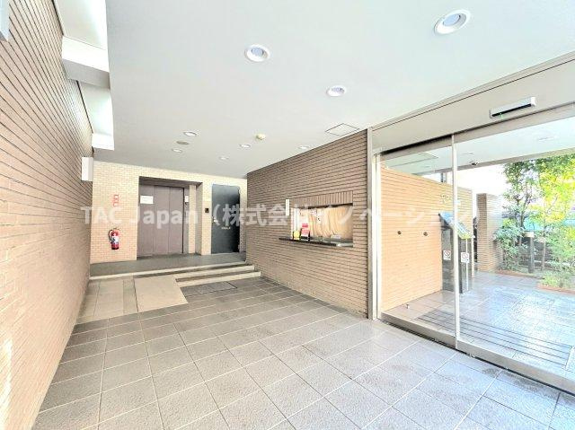 サンヴェール門前仲町のエントランス|その住居の第一印象となるのがエントランスホールです。訪問されたお客さまをやさしくお迎えします。エントランスホールは、いわば住居の顔です。