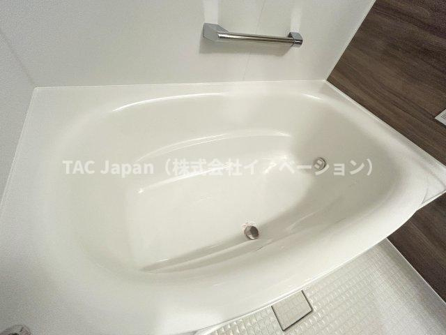 東池袋ハイツ弐番館の浴室|掃除のしやすさ・収納の便利さなど、おふろを使う人、お手入れする人、みんなにとっての「しあわせ性能」を追求したバスルームを採用いたしました。