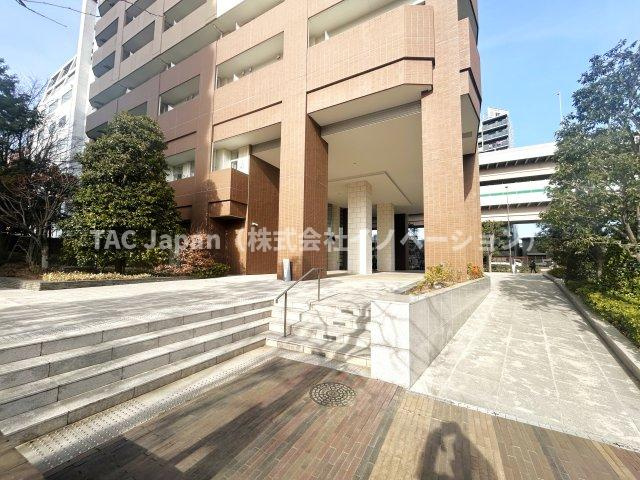 パークタワー滝野川|十分な敷地を確保。エントランスのゆとりあるスペースはゆとりある暮らしを演出してくれます。
