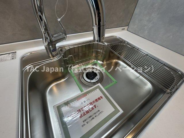 パークタワー滝野川のキッチン|ディスポーザーを備えている為、室内に生ごみを留めておく必要がなく、その他のごみも２４時間出すことができるゴミ捨て場が各階にございます。