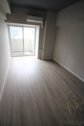 ファーストフィオーレ東梅田の居間・リビング