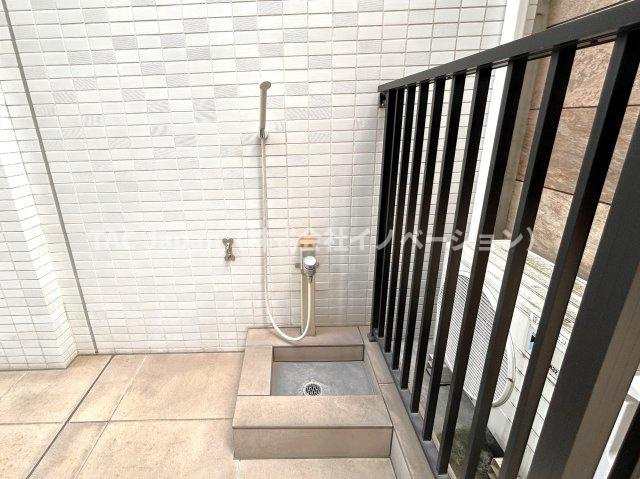 プレジール入谷のその他共用部分|【ペットちゃんと一緒に暮らせます】
規約による制限（体長70cm以内のわんちゃん・猫ちゃん1住戸に合わせて2匹まで等）あります。