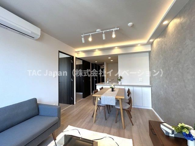 プレジール入谷の居間・リビング|ご家族やお客様との時間など、多くの時を刻む空間。何気なく過ぎる時でさえも上質なひと時となる快適な空間を目指して。