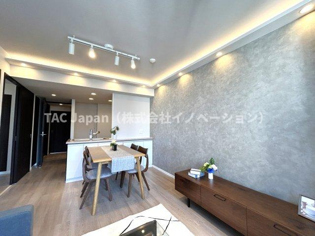 プレジール入谷の居間・リビング|大切なご家族が集まるＬＤＫはこだわりたいですね！休日はおひさまの光をたっぷりと取りこめるリビングでゆったりと過ごしませんか？子供たちが元気に笑いながら走り回っている姿が目に浮かぶ空間です。