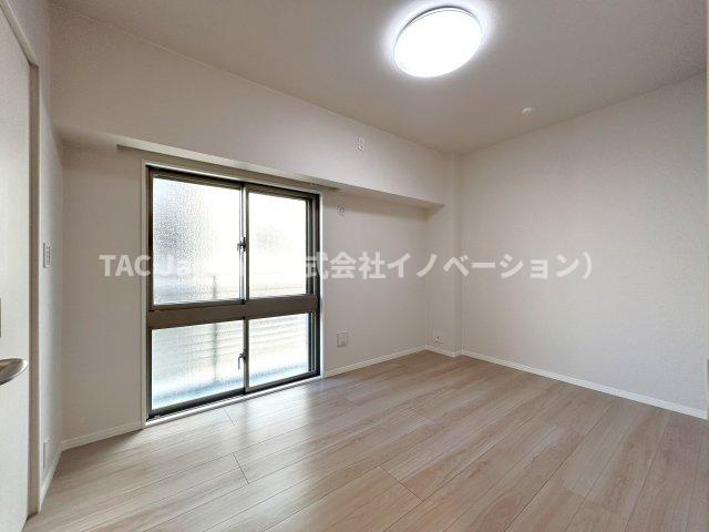 東京ビューマークス　４LDKの洋室|感性を育むプライベートルームはシンプルでスマートな空間。好みの空間で読書をしたり、音楽を聞いたりと一人の時間も充実したものにできます。