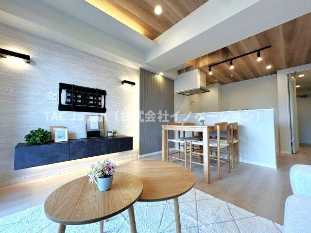 イニシア墨田押上の居間・リビング|ご家族やお客様との時間など、多くの時を刻む空間。何気なく過ぎる時でさえも上質なひと時となる快適な空間を目指して。