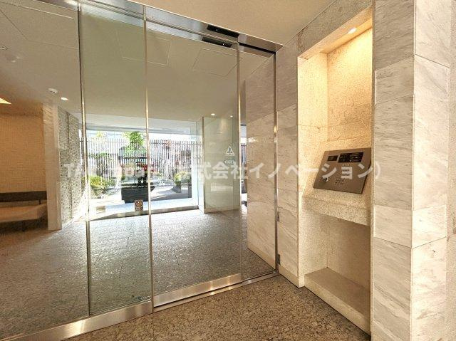 イニシア墨田押上のその他共用部分|～Entrance～
マンションは管理がとても大切です。ゴミひとつ落ちていない綺麗なエントランスからは管理状態の良さが伺えます。