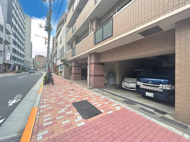 モナーク根岸のその他|マンションの目の前は歩道が整備されており、住みやすい環境となっております。