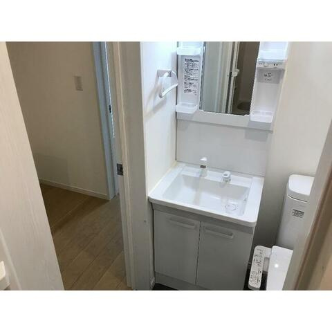 藤沢市片瀬４丁目のアパートの洗面所