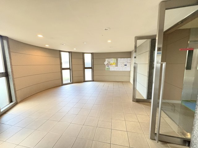 ティアラシティのエントランス|共用部・エントランス