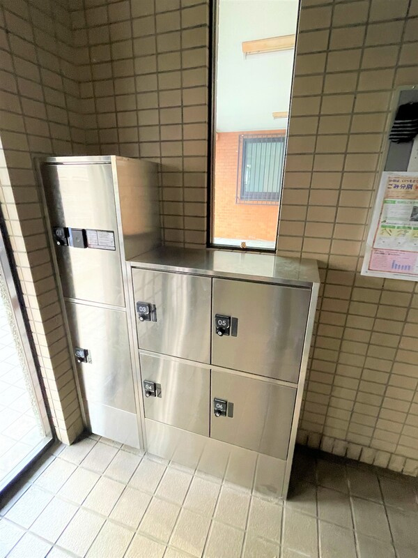 グランメール国立 の玄関