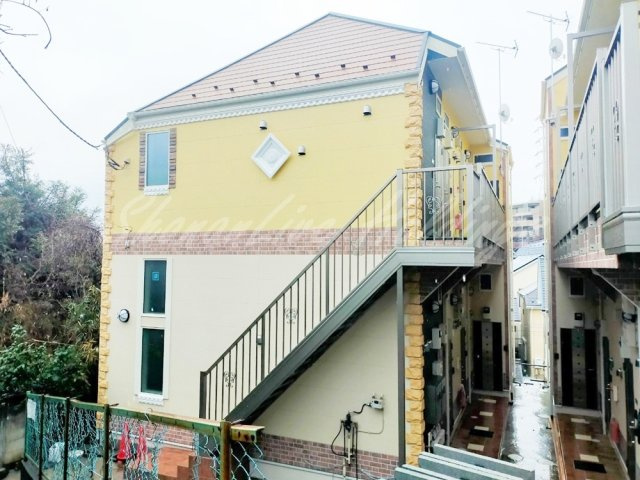 横浜市戸塚区矢部町のアパートの外観