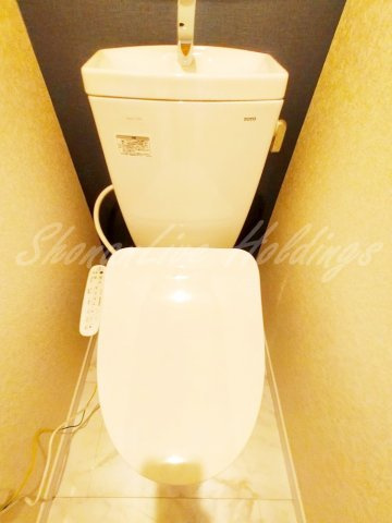 横浜市戸塚区矢部町のアパートのトイレ