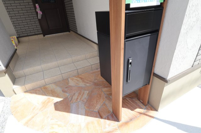 《仲介手数料無料》北区日進町２丁目1314-43新築一戸建てグランパティオの玄関
