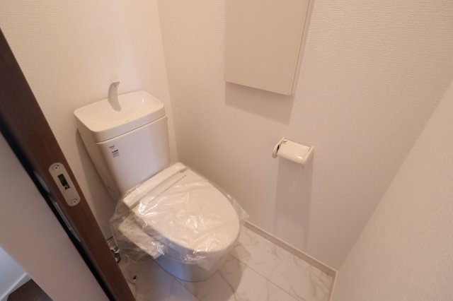 《仲介手数料無料》北区日進町２丁目1314-43新築一戸建てグランパティオのトイレ