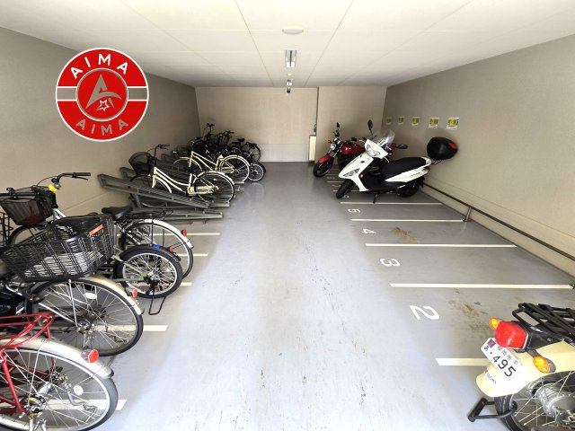 アルファライフ博多805の駐車場|駐輪場の他にバイク置場も完備しております。