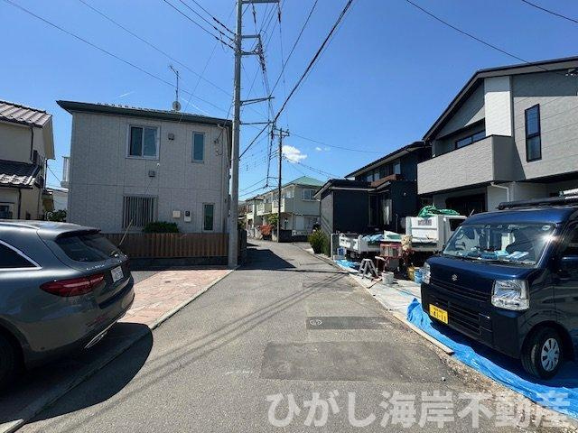 茅ヶ崎市東海岸北5丁目　新築戸建　全３棟の前面道路含む現地写真|4月16日撮影　建築中　現地外観