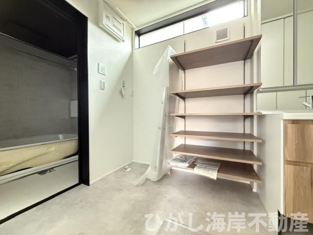 茅ヶ崎市菱沼1丁目　新築戸建の脱衣所|8月22日撮影　脱衣スペース