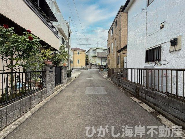 茅ヶ崎市菱沼1丁目　新築戸建の前面道路含む現地写真|4月24日撮影　建築前　現地外観
