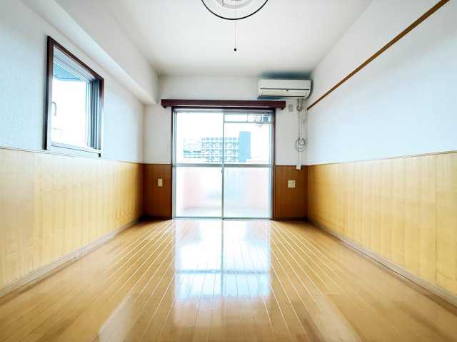 エリジアハイツの洋室