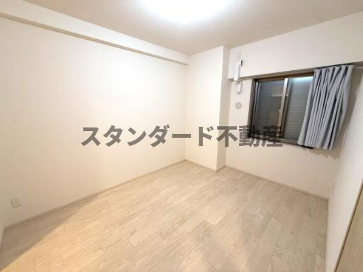 【洋室】 | ※写真は同マンションの別タイプのものです。ご参考にどうぞ。