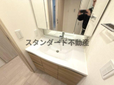 【洗面所】 | 大阪ベイレジデンス | ※写真は同マンションの別タイプのものです。ご参考にどうぞ。