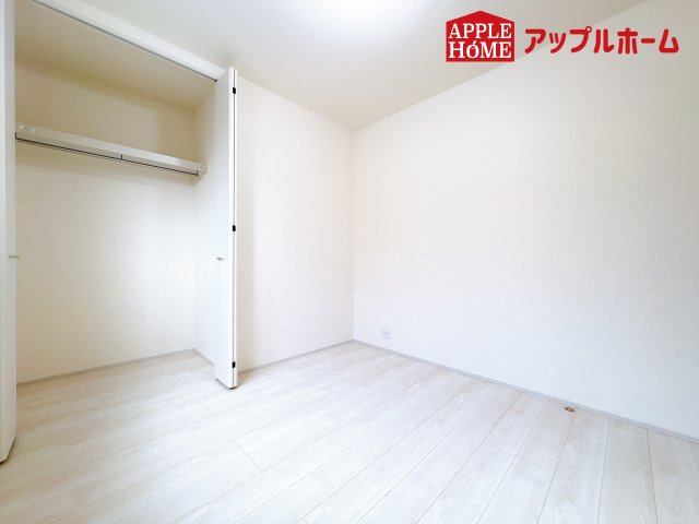 [新築住宅] 鴻巣市鎌塚 全1棟の洋室|２階居室は全室収納あり！たっぷりある収納活用でお部屋もキレイを保てます♪