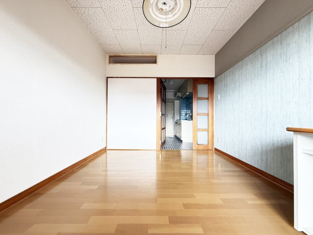 エリジアハイツの洋室