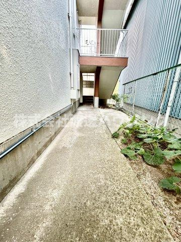 コーポ南千里のエントランス