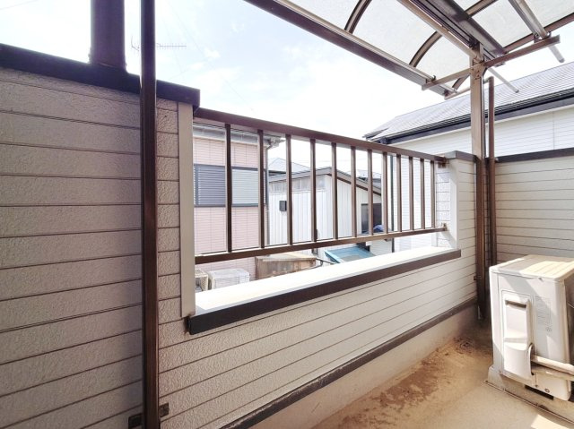 【中古戸建】深谷市大谷のバルコニー|■バルコニー｜あたたかな陽のひかりを浴びることのできるバルコニー。お洗濯物やお布団を干せば、家族みんなが気持ちよく暮らすことができます(*^^*)