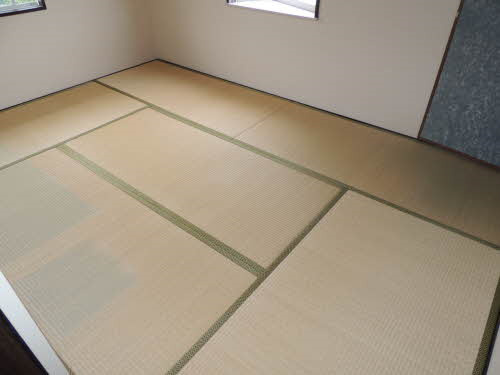 フレグランス阿賀南D棟の和室