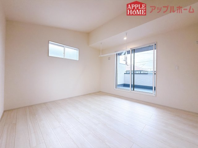 [新築住宅] 坂戸市鶴舞2丁目 5期 全1棟の洋室|２階居室は全室収納あり！たっぷりある収納活用でお部屋もキレイを保てます♪