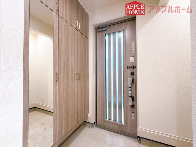 [新築住宅] 坂戸市鶴舞2丁目 5期 全1棟の玄関