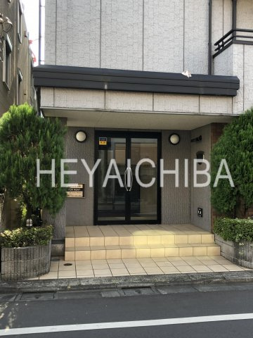 セントアイヴィス向島のエントランス