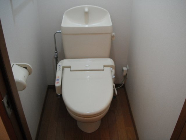 セジュール目長田102のトイレ