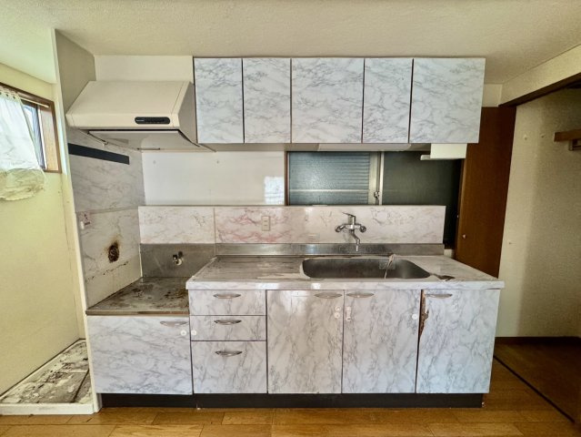 【７LLDDKK】柏市花野井中古戸建のキッチン