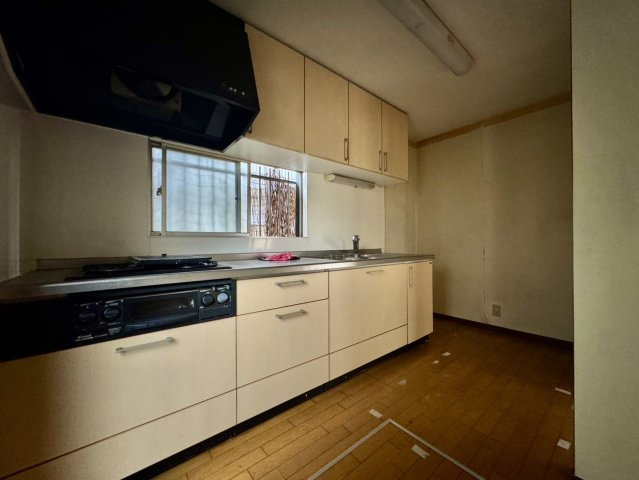 【７LLDDKK】柏市花野井中古戸建のキッチン