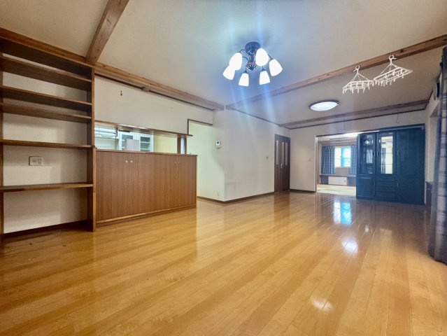 【７LLDDKK】柏市花野井中古戸建の居間・リビング