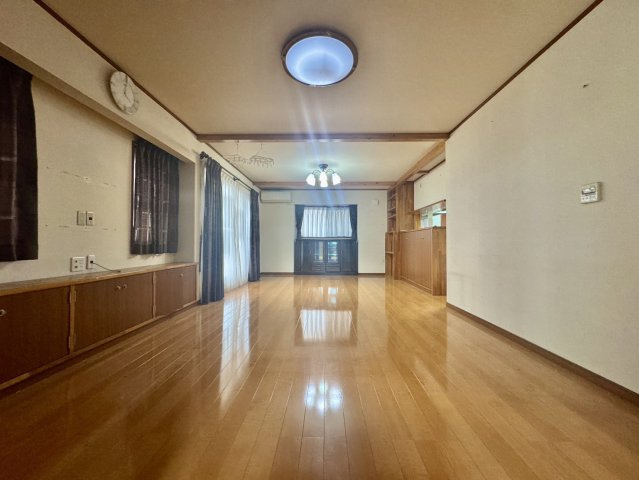 【７LLDDKK】柏市花野井中古戸建の居間・リビング